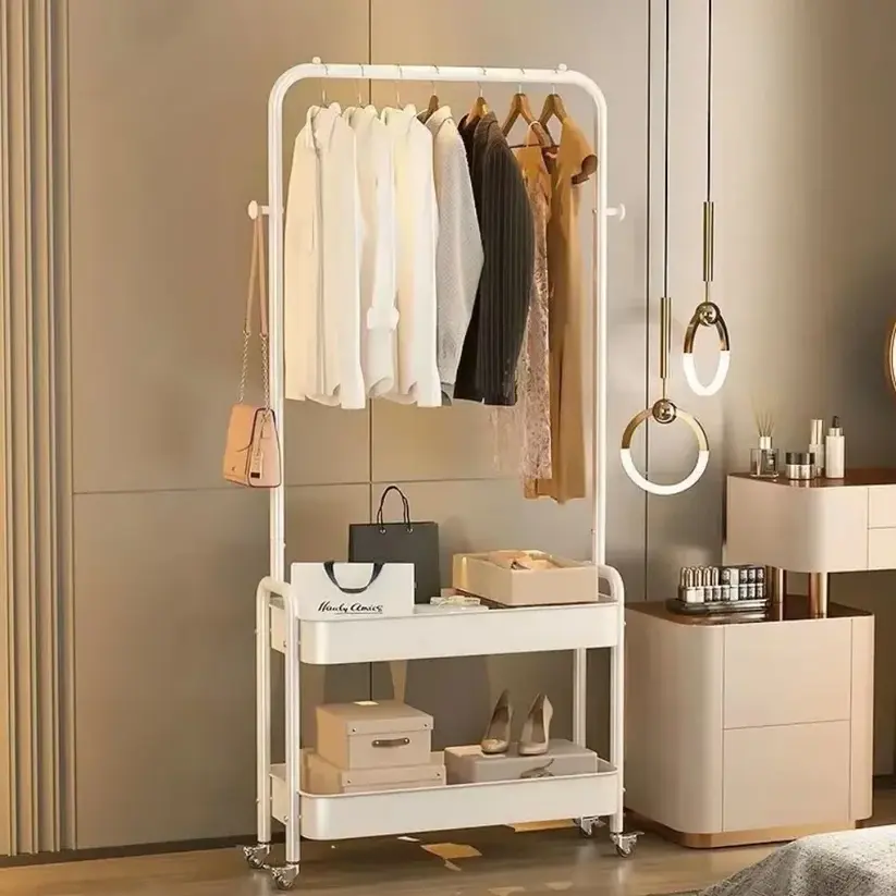Porte manteau dans un couloir